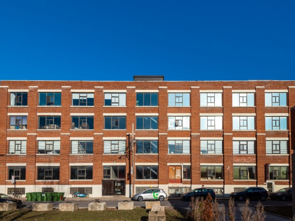 Office and industrial spaces for rent-District Beaumont-6833 De L'�p�e