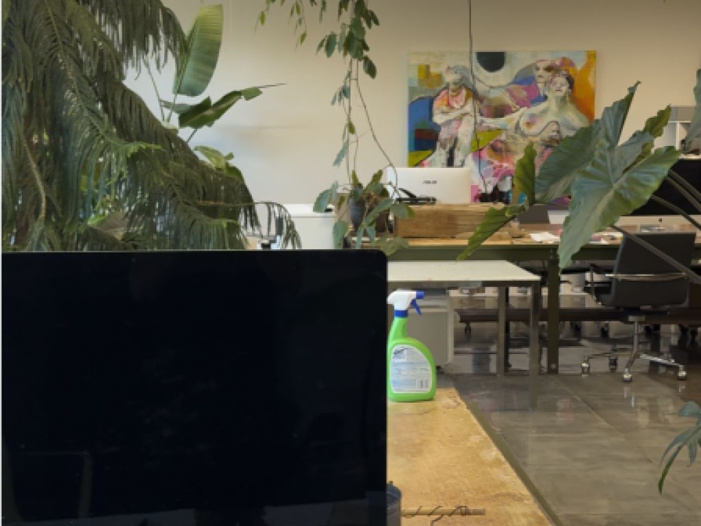 Loft / atelier / bureau lumineux -1947 pi.ca. � sous-louer