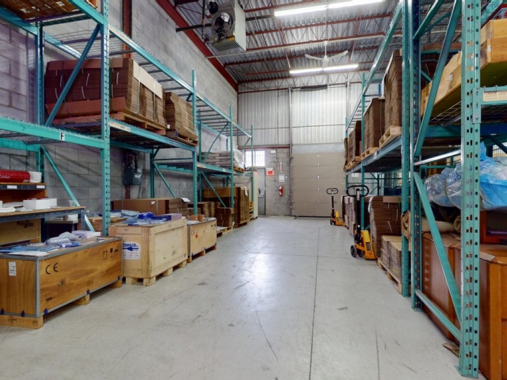 Local industriel � louer | Boisbriand | 2500 � 50 000 PI�