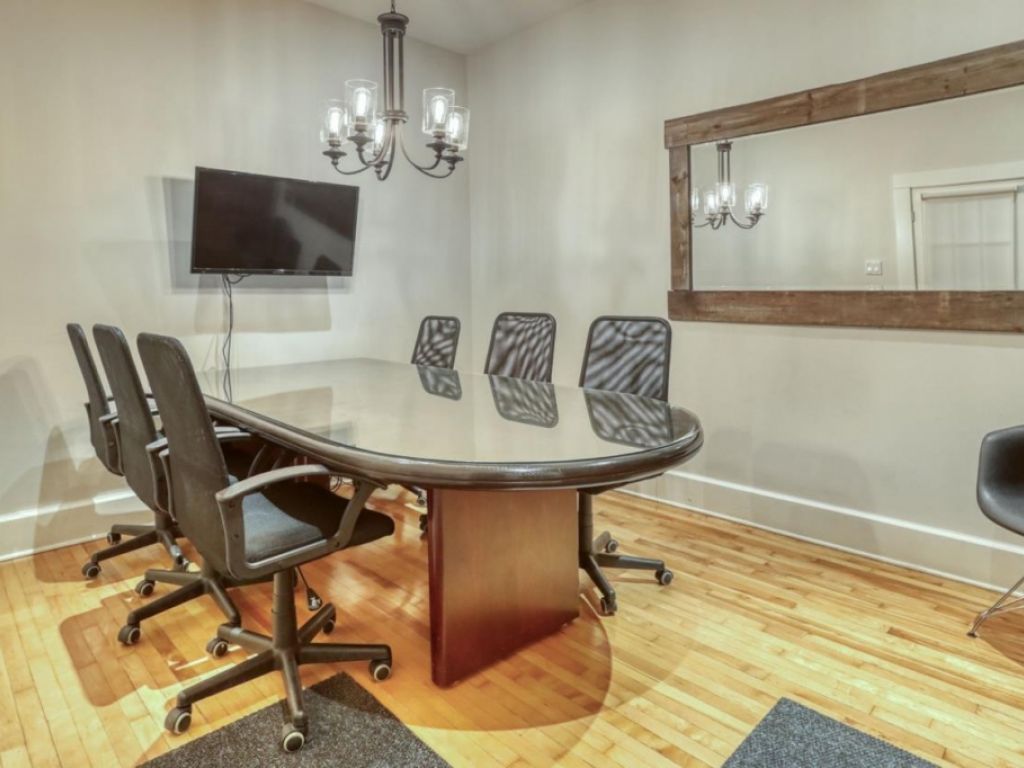 Tr�s grand 5plex semi-commercial � Montr�al