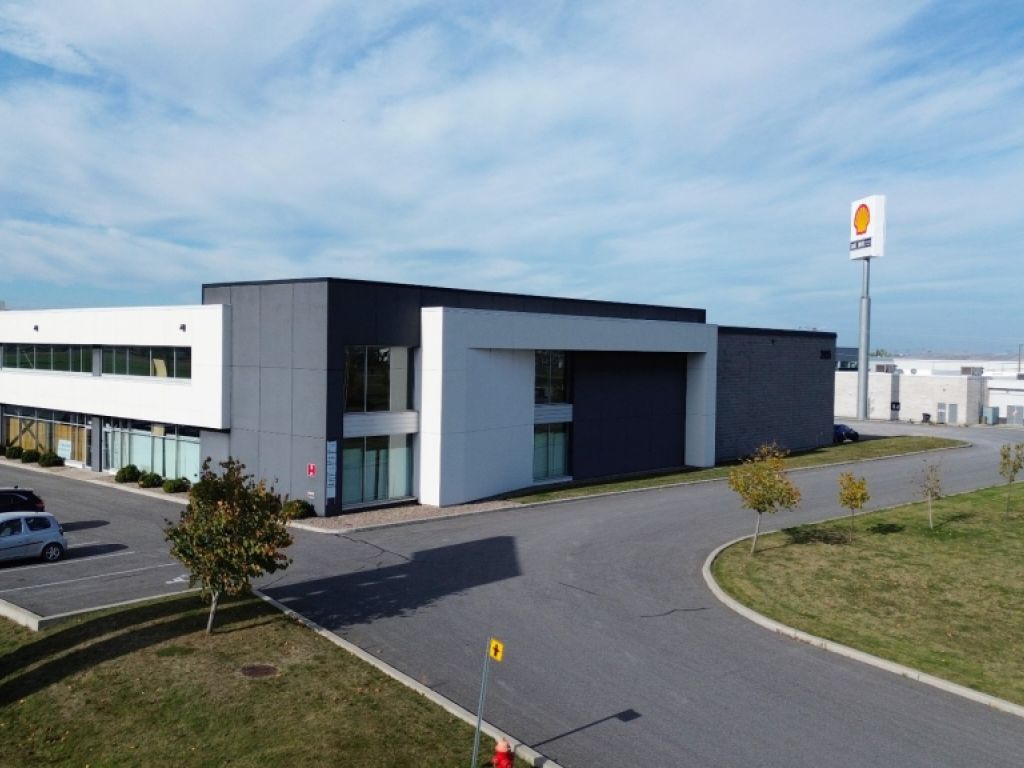 Local commercial / industriel � louer 6000, 9000 et 15000 pi.ca�St-Mathieu-de-Beloeil   Bordure de l'autoroute