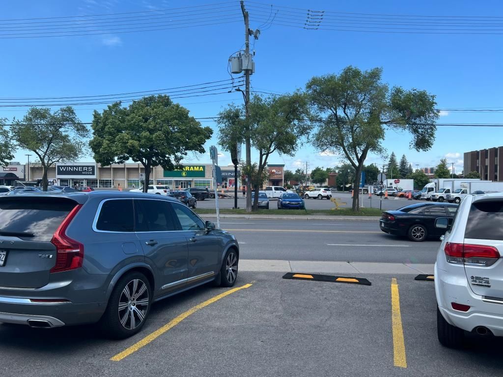 3400pc Emplacement de choix sur Jean-Talon Est � St-Leonard
