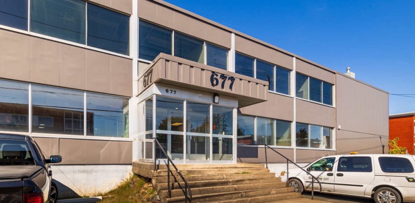 Espace industriel spacieux et hautement fonctionnel � parfait pour l�entreposage, la logistique ou la production - &Agrave; louer