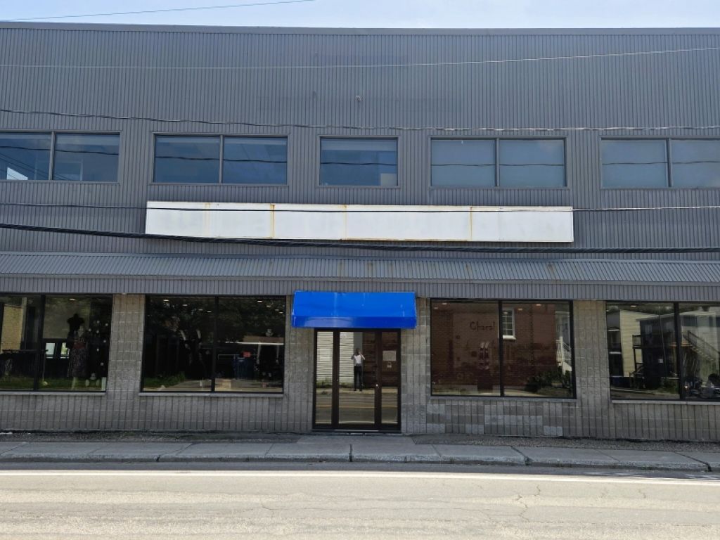 Espace commercial secteur Vanier � pr�s de Soumande