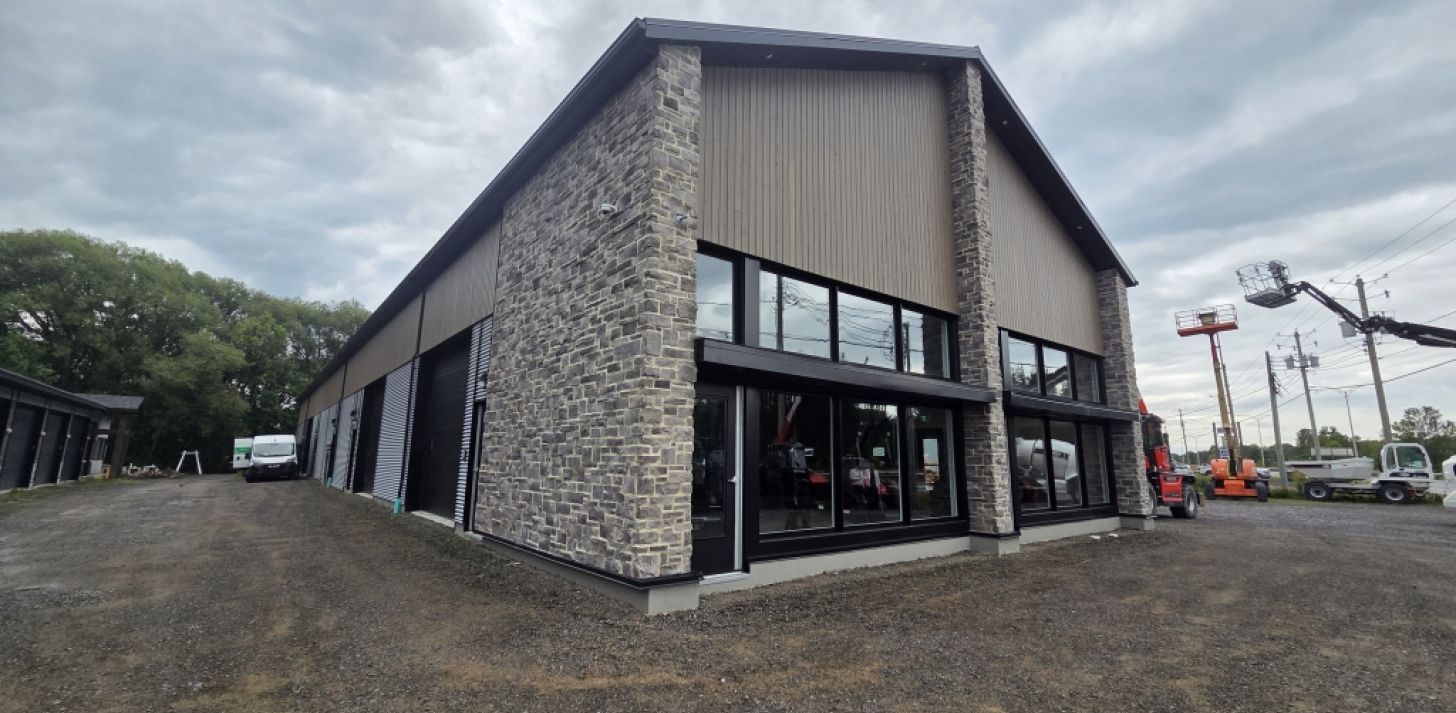 Local commercial/industriel - Ch&acirc;teau-Richer - &Agrave; louer