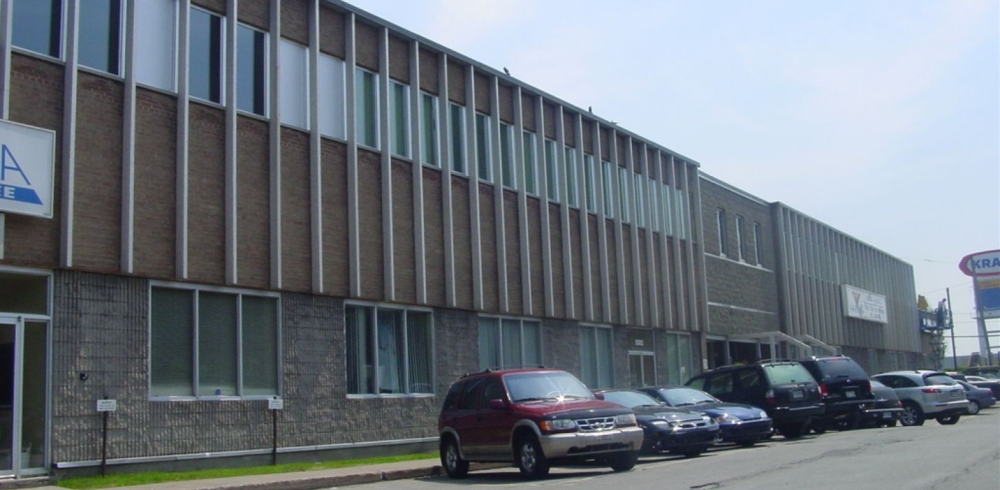 5584 chemin de la C&ocirc;te-de-Liesse - &Agrave; louer