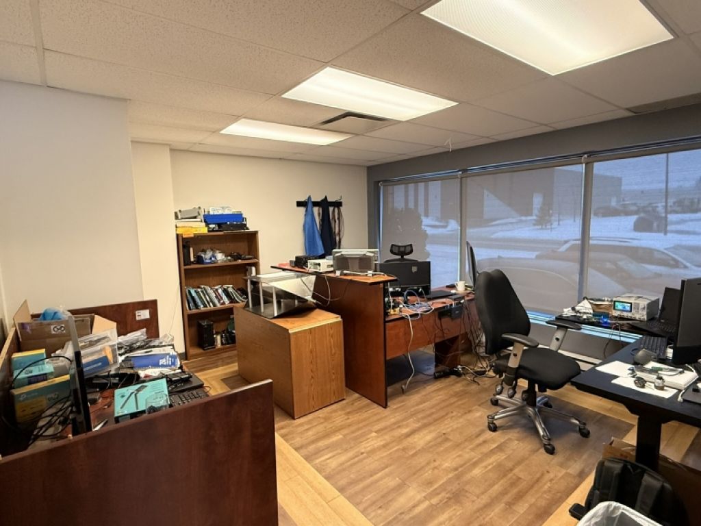 Sous-location �  Local industriel avec bureaux � L�vis