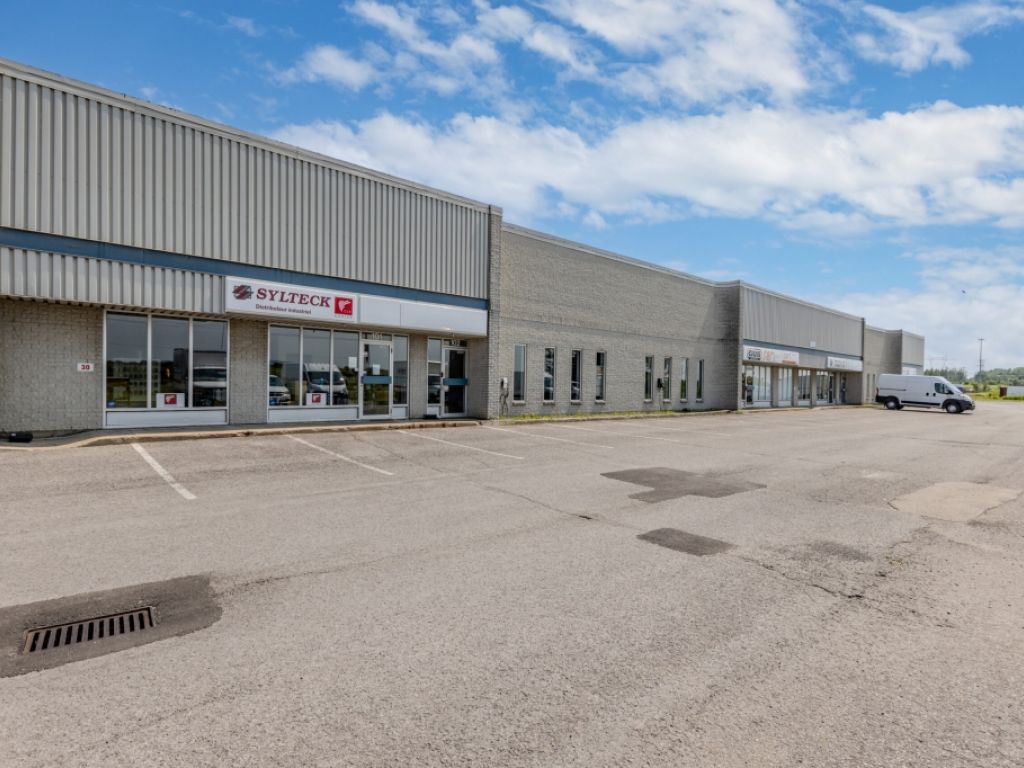 LOCAL PAR COLBERT - 103-104 - 3260 AVENUE WATT