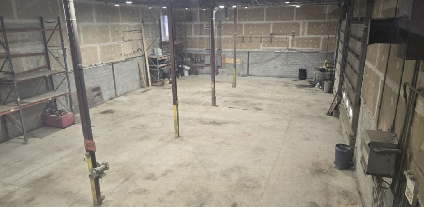 Terrain/Garage/Bureau industriel - &Agrave; louer