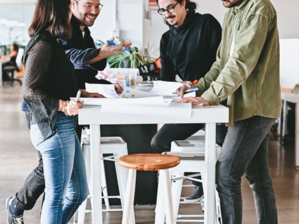 Espace de travail � partager * Disponible d�s maintenant 