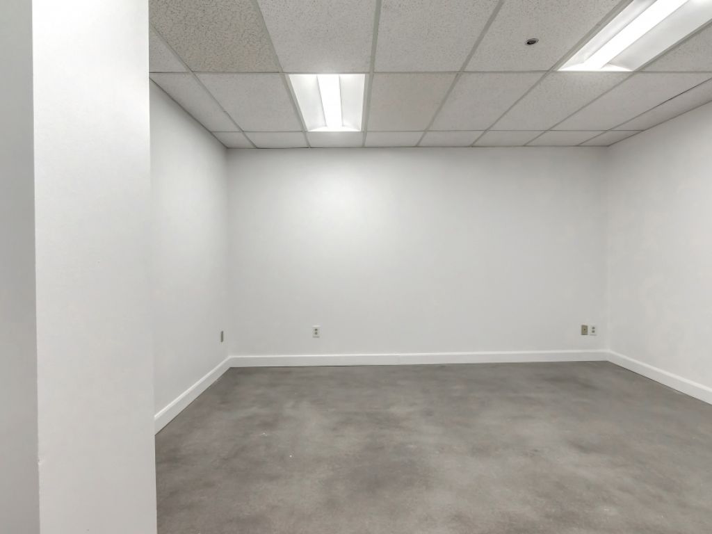 Loft-style Office spaces for rent-District Beaumont-6855 de l'�p�e