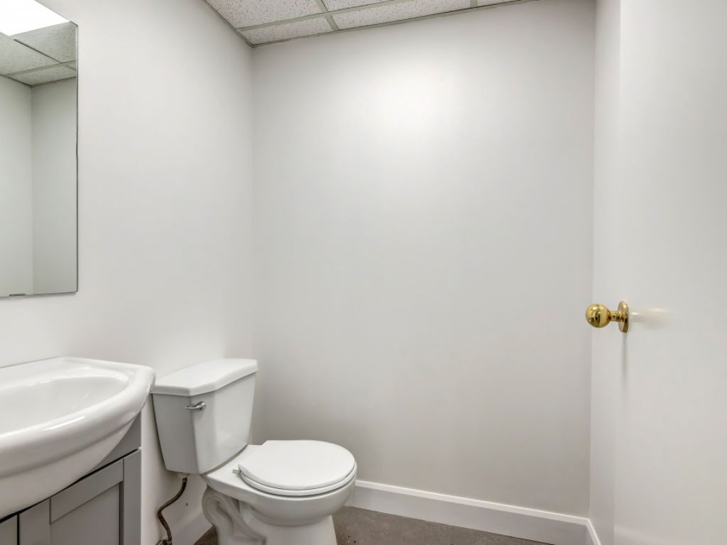 Loft-style Office spaces for rent-District Beaumont-6855 de l'�p�e