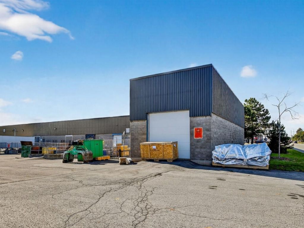 Espace industriel � louer - 3421 Boul. Industriel