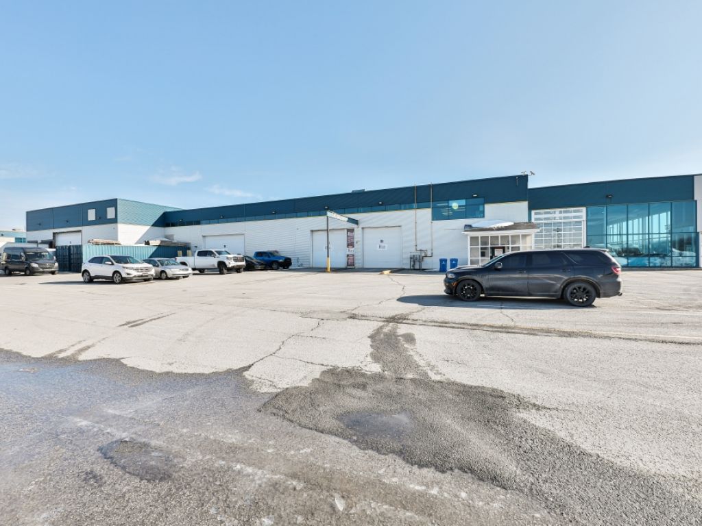 ESPACE COMMERCIAL / INDUSTRIEL � LOUER 