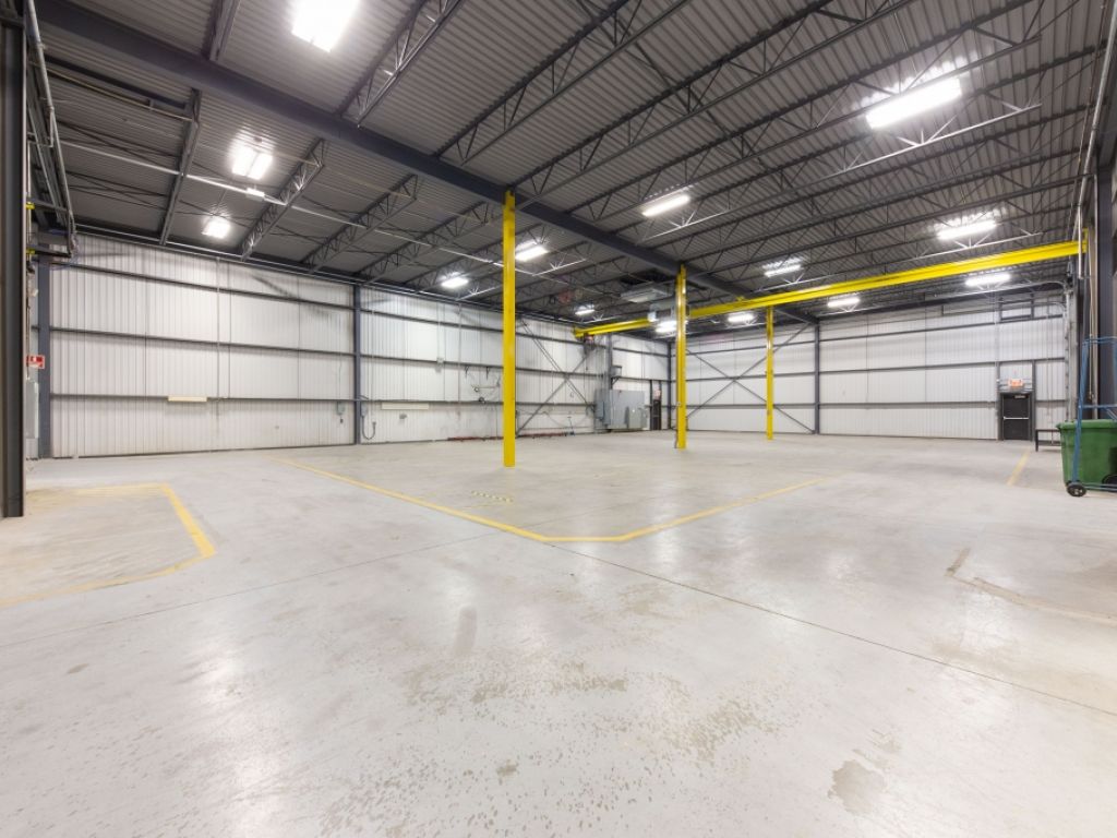 Espace industriel cl� en main dans un secteur strat�gique de Boisbriand