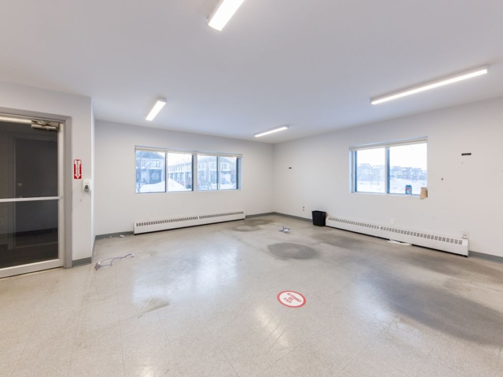 Espace industriel cl� en main dans un secteur strat�gique de Boisbriand