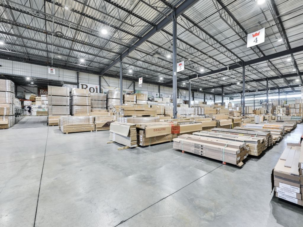 ESPACE COMMERCIAL / INDUSTRIEL � LOUER 