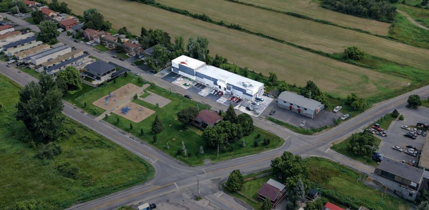 Immeuble industriel (Bureau et entrep&ocirc;t) &agrave; louer St-Hubert - &Agrave; louer