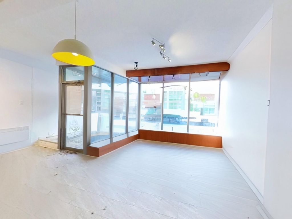 LOCAL COMMERCIAL ST-JOSEPH EST QU�BEC