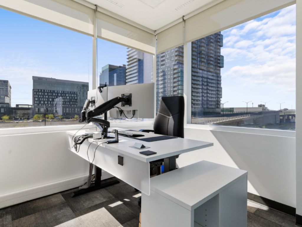 BUREAU HAUT DE GAMME EN SOUS-LOCATION