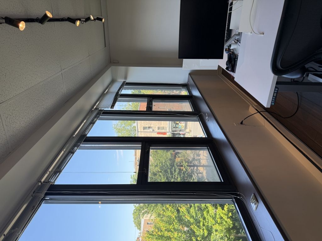 Espace bureau de coin ensoleill� � louer Plateau