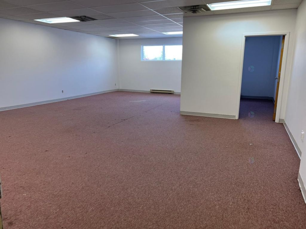 Bureau 931 pc rue Sherbrooke 625$* Montr�al Mercier