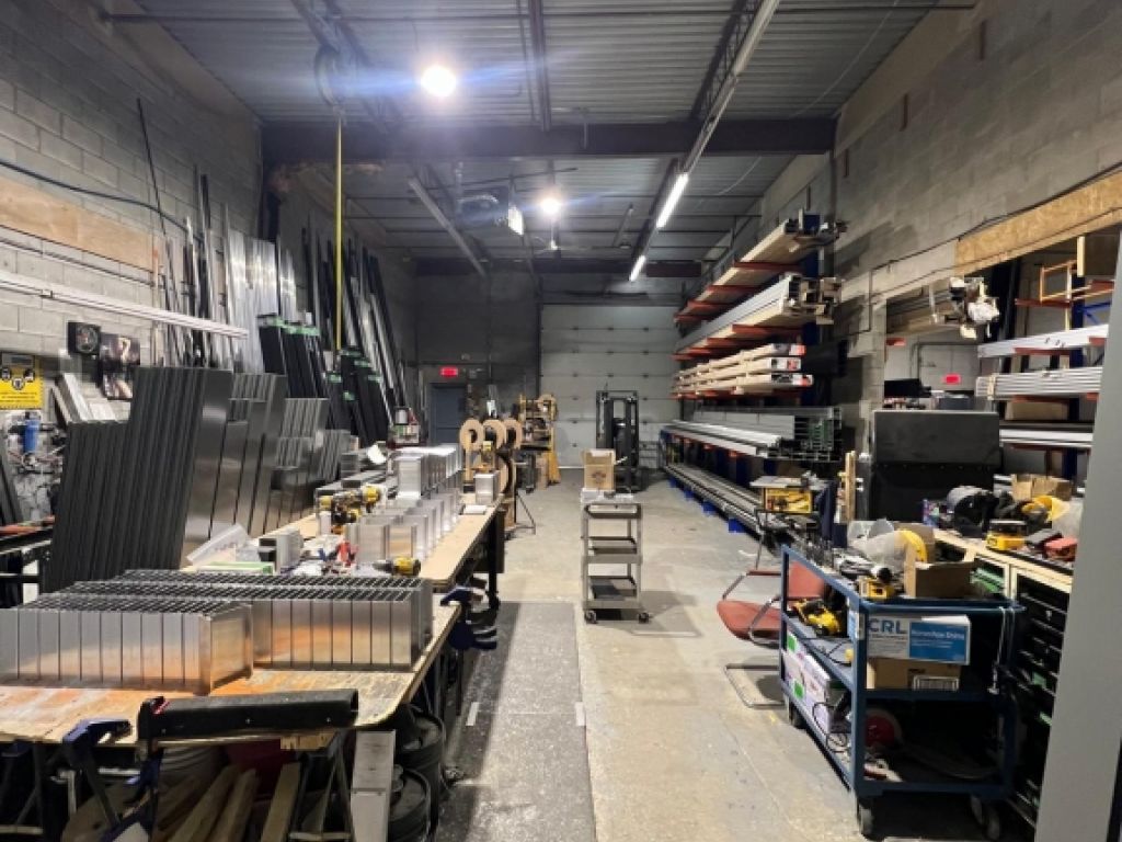 Local commercial � louer (Vente aux d�tails, shop de construction, entreposage, industriel l�ger)