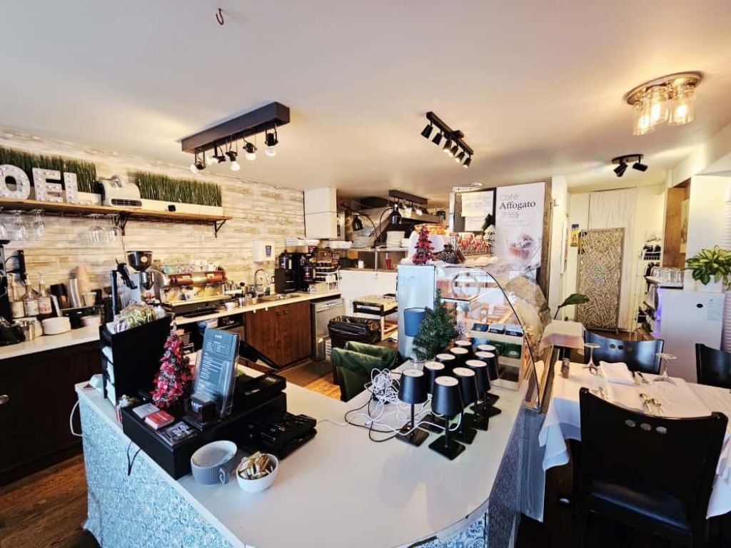 Superbe caf� cl� en main et bien �tabli � La Prairie