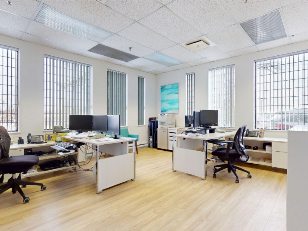 Local industriel � louer | Boisbriand | 2500 � 50 000 PI�