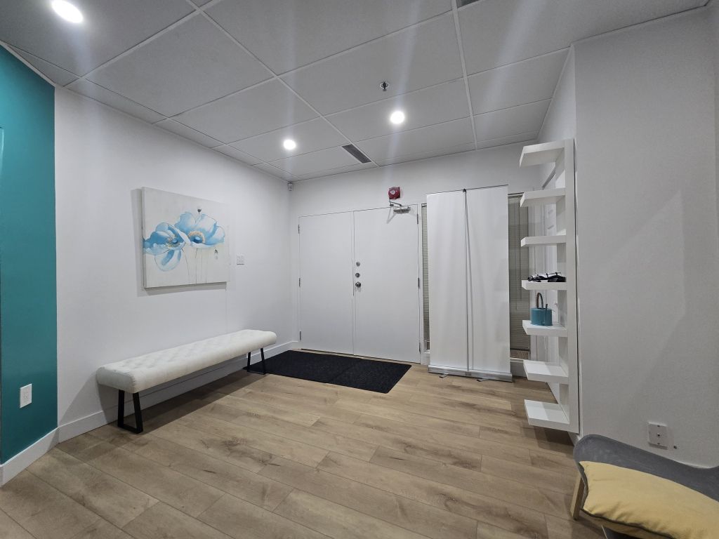 OFFICE TO RENT 485 SQF, ACADIE & SAUV�