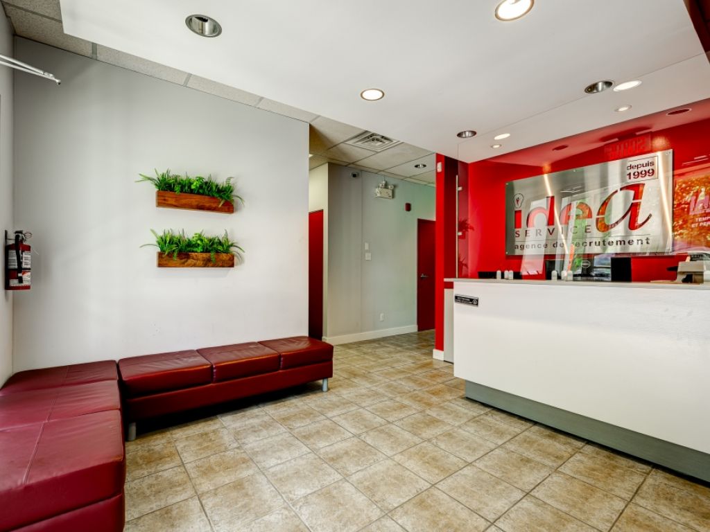 LOCAL � LOUER, M�TRO DU COLL�GE, 1568 PI.CA. 