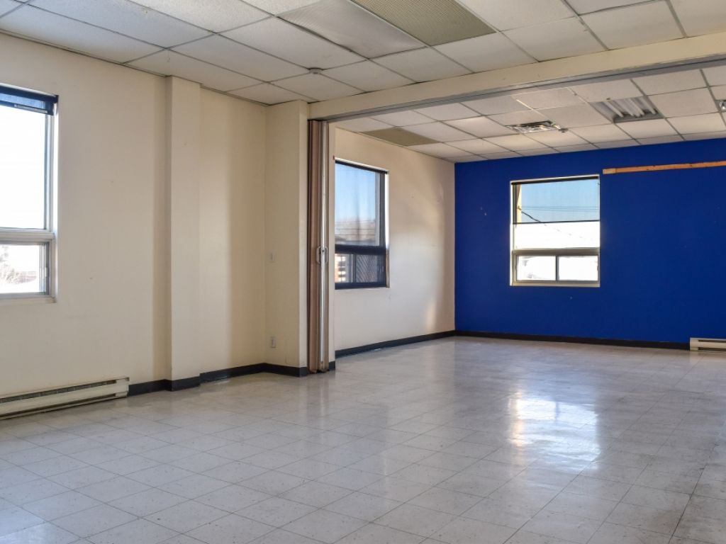 Espaces bureaux � louer en face du Mail Champlain