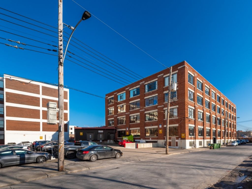 Office and industrial spaces for rent-District Beaumont-6833 De L'�p�e